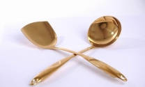 使用钛金餐具的好处和注意事项（了解钛金餐具的优点和保养方法）